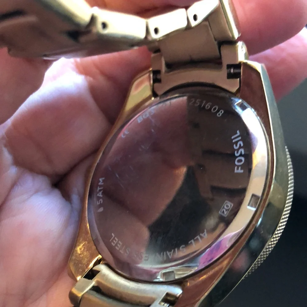 FOSSIL GOLDTONE OPALESCENT WOMENS WATCH - Picture 6 of 6